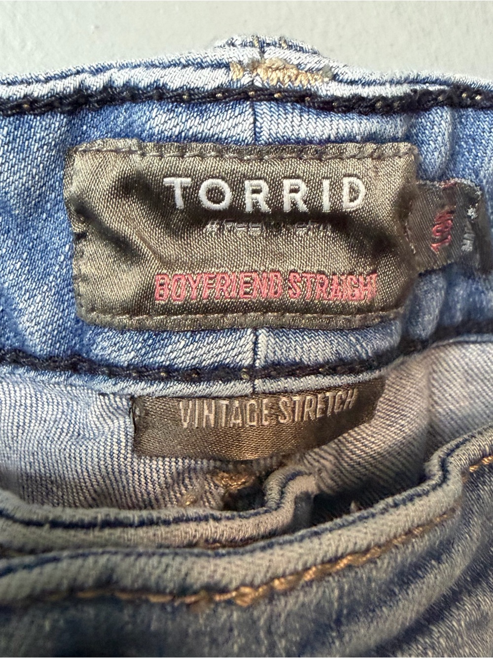 Torrid Vintage Stretch Boyfriend Straight Distressed Light Wash Jeans Size 18R - Picture 3 of 16